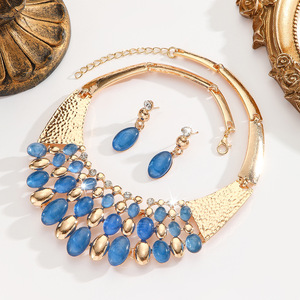 Parure de bijoux deux pièces pour femme, collier et boucles d'oreilles ovales bleues en acrylique incrustées de diamants, style mode exagéré, pour mariage - Product Image 3