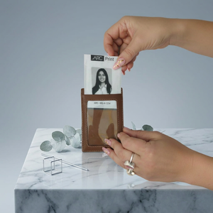 WRIZA Porte-cartes d'identité en cuir marron de qualité supérieure avec fenêtre transparente, surpiqûres blanches, boucle métallique, design durable, élégant, usage quotidien, professionnel - Product Image 2