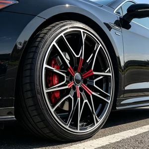 Jantes forgées Hubgraphite noires avec embellissements rouges, pour <span class=keywords><strong>Mercedes</strong></span>-AMG GT Supercar version Performance Légère - Product Image 4