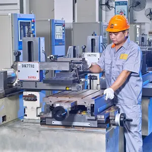 Desain Baru Presisi Tinggi CNC EDM Wire Cut Mesin Model DK7732E dengan Harga Murah dan Kualitas Baik