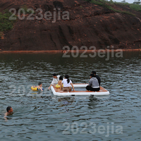 Plateforme flottante carrée gonflable avec centre en maille, hamac aquatique gonflable en teck pour le plaisir estival sur le lac