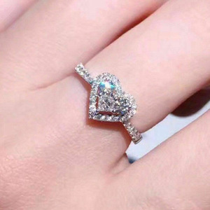 Anello con zirconi a forma di cuore per donna, regalo romantico, gioielli alla moda - Product Image 2