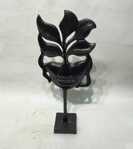 Sculpture en aluminium Midnight Leaf Mask, pièce décorative raffinée et artistique pour espaces de vie, bureaux, hôtels, galeries, prix en gros - Product Image 2