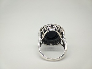 Anillo de Piedra Preciosa de Ónix Negro Natural, Joyería de Moda Hecha a Mano para Mujeres y Hombres con Diseño Minimalista de Piedra Pulida - Product Image 5