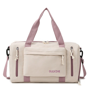 Sac de voyage et de sport coréen léger et décontracté, avec compartiment sec/humide et bandoulière réglable, pour la nuit ou les voyages - Collection Kods - Product Image 4