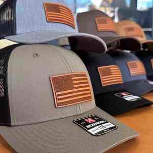 Gorra Snapback Personalizada con Logotipo Bordado en 3D, Parche de Cuero, Richardson 112, Gorras Trucker Moradas - Product Image 4