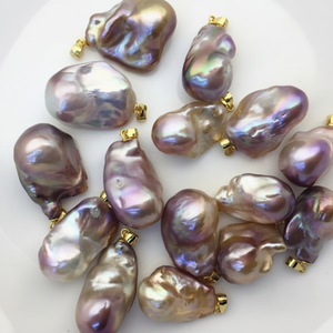 จี้ห้อยคอไข่มุกน้ำจืดแท้รูปลาเวนเดอร์แวววาวแวววาวแวววาวเครื่องประดับสำหรับงานแต่งงานจี้เกรดมาก - Product Image 1