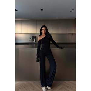 Ensemble de costume noir Kendrick pour femmes - Product Image 4