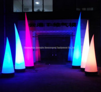 Cône mené gonflable d'éclairage de pilier de publicité commerciale décorative de festival Offre Spéciale