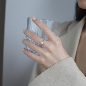 MOQ 1 Bague de fiançailles en argent sterling S925 avec diamant rond en moissanite VVs1 0,5 carat pour femme - Product Image 5