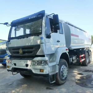 HOWO 371HP 6x4 Xe Tải nhiên liệu hiệu quả Tàu chở dầu 8x4 với cấu hình bánh xe Đồng hồ nhiên liệu chính xác - Product Image 1