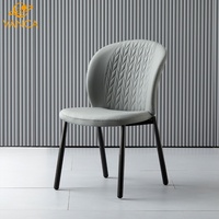 Chaises de salle à manger modernes pour la maison, le salon ou le café, en cuir PU souple, avec pieds en fer noir, de haute qualité, pour restaurants commerciaux