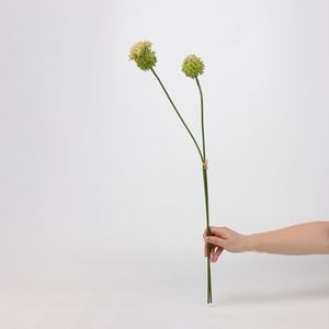 Ramo de Flores Artificiales de Alta Calidad, Hecho a Mano, con 2 Cabezas de Ajo, Ramas de Hojas de Plástico Suave, Mini Bayas para Boda - Product Image 6