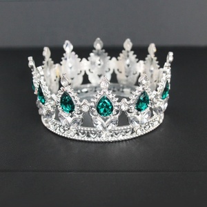Mini Corona <span class=keywords><strong>de</strong></span> Cristal <span class=keywords><strong>para</strong></span> Pastel, Decoración <span class=keywords><strong>de</strong></span> Tiara Pequeña en Dorado, Plateado y Oro Rosa <span class=keywords><strong>para</strong></span> Cumpleaños, Bodas, Baby Shower y Fiestas - Product Image 1