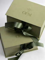 Boîtes cadeaux en carton kraft recyclable sur mesure en gros, avec protection UV, portables, doublure en carton ondulé de type éponge