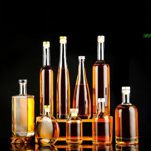 Bouteille en verre <span class=keywords><strong>de</strong></span> vin <span class=keywords><strong>de</strong></span> glace <span class=keywords><strong>de</strong></span> jus <span class=keywords><strong>de</strong></span> fruits clair givré <span class=keywords><strong>de</strong></span> 250ml 500ml avec liège - Product Image 1