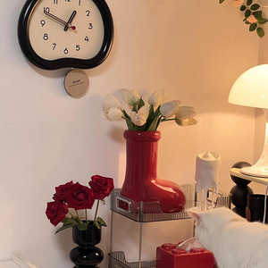 Vaso in Ceramica dal Design Moderno e Creativo a Forma di Stivaletti Rossi, Decorazioni Natalizie, Ornamenti da Scrivania - Product Image 5
