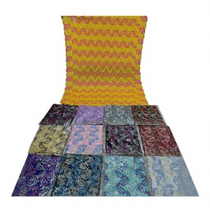 Hijab en coton brodé traditionnel à motif floral, foulard ethnique indien et pakistanais pour femme, idéal pour le printemps, respirant et doux pour la peau - Product Image 4