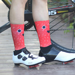 Chaussettes de <span class=keywords><strong>vélo</strong></span> professionnelles Logo personnalisé Compression Aero Chaussettes de cyclisme pour <span class=keywords><strong>vélo</strong></span> de <span class=keywords><strong>route</strong></span> - Product Image 2
