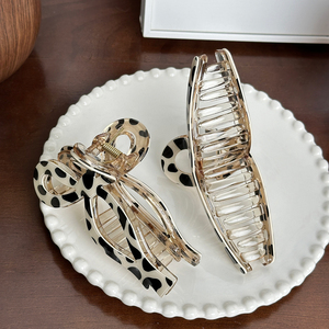 Cô chia sẻ ODM phiên bản tiếng Hàn của mô hình con bò Retro kích thước lớn móng vuốt tóc bằng nhựa - Product Image 3