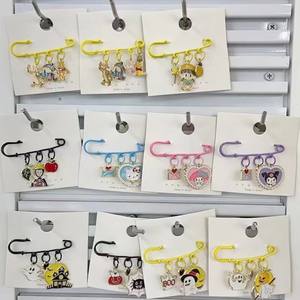 100pcs <span class=keywords><strong>Lot</strong></span> Épingles de <span class=keywords><strong>Broche</strong></span> de Sécurité Colorées Épingles de <span class=keywords><strong>Broche</strong></span> de Base Vierge avec 3 trous Anneaux Épingle à Bijoux Fabrication de Fournitures et Accessoires - Product Image 5