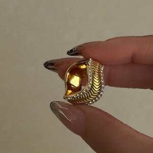 Anello da donna Dazan 2025 di tendenza, placcato oro 18k, in acciaio inossidabile, con zirconi incastonati a serpente ondulato, per San Valentino e feste - Product Image 5