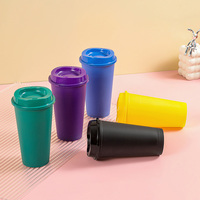 Tasse à café à emporter avec couvercle réutilisable unisexe Tasse de voyage en plastique avec logo personnalisé Boissons chaudes et froides pour la course à pied Activités de plein air Boissons chaudes et froides