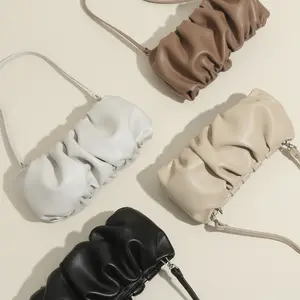 Tiding kore tarzı gerçek deri Chunk zincir hamur çanta dantelli detay ile kadınlar için bulut debriyaj çanta