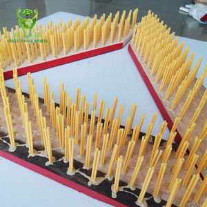 Resistente in erba artificiale triangolo spazzola in acciaio telaio in plastica setola tappeto erboso pettinatura strumento per il campo da calcio - Product Image 2