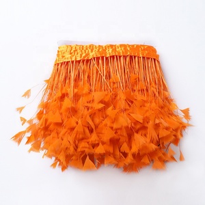 Nastro di Piume di Tacchino Bianche Tinte Effetto Marabù per Rifiniture di Abiti, Gonne e Vestiti - Product Image 6