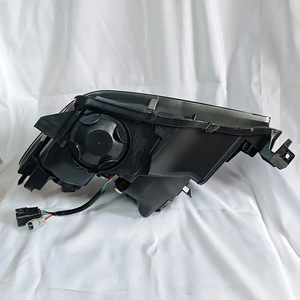 Ensemble de phares adapté aux modèles Lexus LX570 2012-2015 ; phares de voiture modifiés en trois dimensions. - Product Image 2