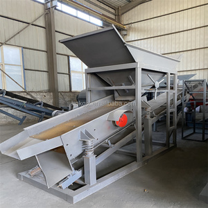 Sıcak satış taşınabilir titreşimli ekran bir bant konveyör ile donatılmıştır ve taş çukur taş eleme makinesinde kullanılır - Product Image 4