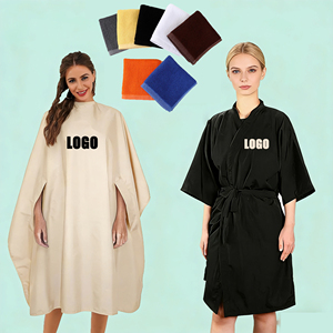 Mantella da Barbiere Impermeabile con Logo Ricamato, Nero e Beige, con Diverse Opzioni di Chiusura, per Taglio Capelli e Salone - Product Image 1