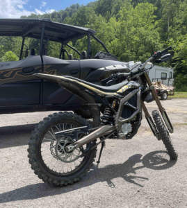 En stock : Vélo électrique Surron Ultra Bee 74v 60ah, nouvelle version améliorée 21K Ultra Bee 511N.m, puissant vélo électrique pour longues distances ou tout-terrain. - Product Image 4