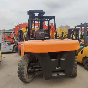 Montacargas Diésel Usado de 10 Toneladas, Elevación de 4.5m, con Tracción en las 4 Ruedas y Neumáticos Todoterreno Antideslizantes, en Venta en Singapur - Product Image 4