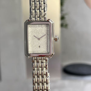 นาฬิกาควอตซ์สุดหรูสำหรับผู้หญิงที่มีดีไซน์คลาสสิกหรูหรามีลวดลายของดวงอาทิตย์ดวงจันทร์และดาวที่สมบูรณ์แบบสำหรับสวมใส่สบายๆในชีวิตประจำวัน - Product Image 4