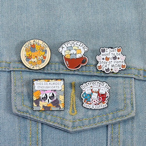 Lindo Catpuccino café gato esmalte pines divertido gatito Animal broche solapa insignia joyería regalo para amigos - Product Image 1