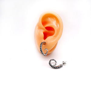 yunnique Octopus Claw <b>Stud</b> Earrings Tibetan <b>Silver</b> 316 Stainless Steel Animal Shape Fashion Jewelry for Men Women - Product Image 4
