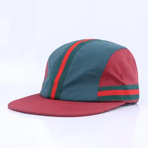 Cappello da corsa a 5 pannelli in nylon impermeabile rosso verde sportivo con 5 cappellino da corsa a 5 pannelli