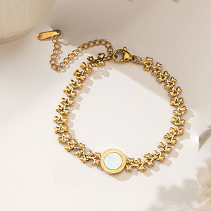 สร้อยข้อมือสแตนเลสสตีลรูปหัวใจแบบใหม่ ไม่ลอก<span class=keywords><strong>สี</strong></span> สำหรับผู้หญิง แฟชั่นทันสมัย เหมาะสำหรับวันครบรอบ ใช้งานได้หลากหลาย - Product Image 4