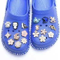 Breloques de chaussures en ABS sur le thème de la musique, décorations pour sabots et sandales, breloques en forme de guitare, microphone, notes de musique, cadeaux pour les amateurs de musique