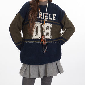 Pull en maille personnalisable pour femme, col rond, style preppy, avec blocs de couleur et lettres, coupe ample, idéal pour l'automne et toutes les occasions - Product Image 5