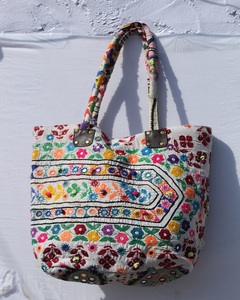 Bolsa de Mano Banjara Personalizada de Alta Calidad, Bolsa de Hombro Bordada a Mano con Flores, Gran Capacidad, Forro de Algodón Ligero - Product Image 3