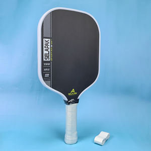 Paleta de Pickleball Spartan Pro 4 IV de Fibra de Carbono con Absorción de Impactos en Forma de Panal, Aprobada por la USAPA, Apta para Principiantes y Profesionales - Product Image 3