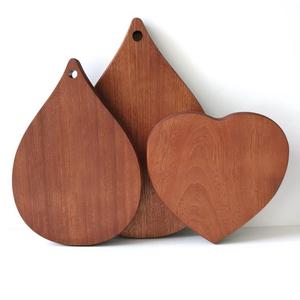 Tabla de Cortar de Madera de Ébano Maciza Personalizada, Irregular, en Forma de Corazón y de Lágrima, Tabla de Cortar de Sapele, Regalo de Boda - Product Image 1