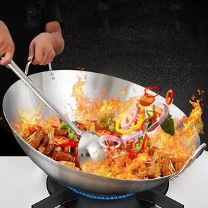 Guangzhou <span class=keywords><strong>Wok</strong></span> de acero inoxidable de 40cm con doble mango de madera Cocina de Inducción Compatible con cocinas chinas restaurantes hoteles - Product Image 5