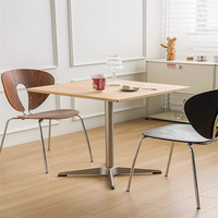 Table de restaurant/bistro commerciale en aluminium en forme de X à 4 étoiles avec plateau en contreplaqué, table ronde ou carrée