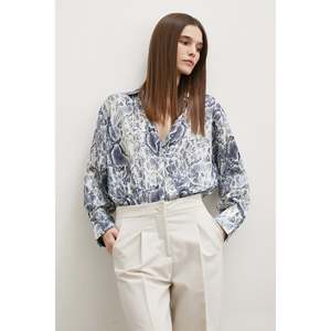 Chemise en satin à imprimé serpent pour femme, grise, boutonnée, décontractée, pour tous les jours - Product Image 2