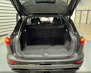 Para Audi <span class=keywords><strong>Q6</strong></span> <span class=keywords><strong>E</strong></span>-<span class=keywords><strong>tron</strong></span>, SUV Eléctrico de Lujo, Autonomía de Más de 600 km, Plataforma PPE y Variante RS Performance - Product Image 5