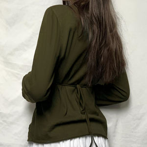 T-shirt à manches longues en dentelle vintage Y2K pour femmes |   Haut décontracté amincissant à taille haute, couleur unie, col en V, écologique et respirant - Product Image 3